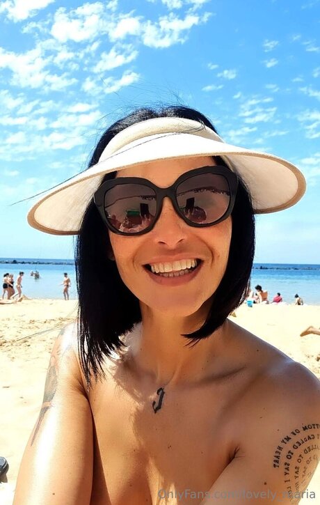 lovely maria naked pornstar img