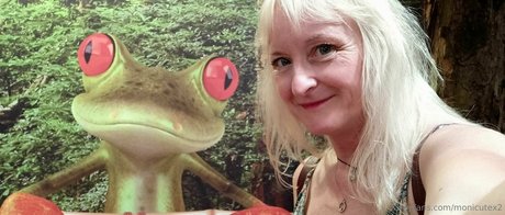 monicutex2 star adult img