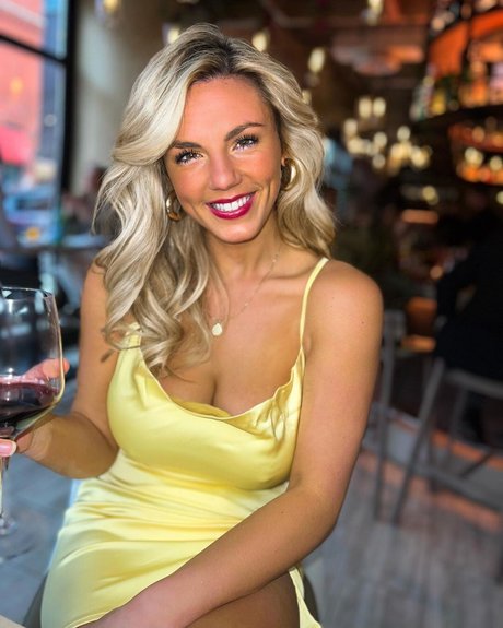 Annie Agar pornstar sexy image