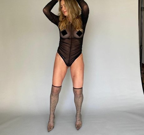 Luana Piovani sexy model pic