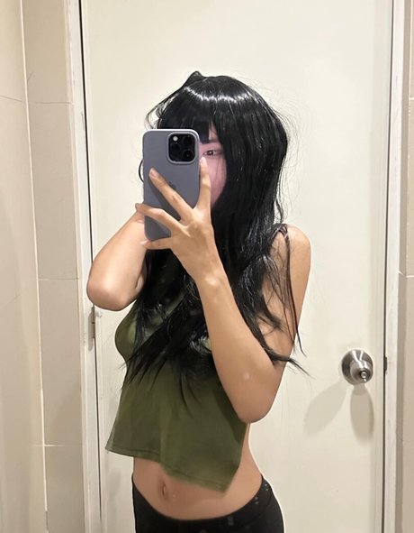 Arihienna naked actress galleries