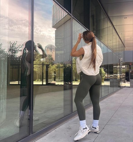 Kylie Holbeck star porn picture