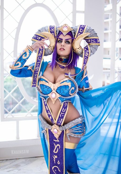 Khainsaw naked star picture