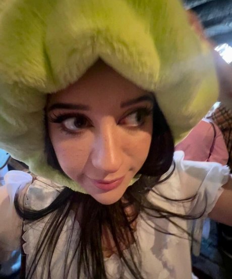 LivBev pornstar perfect images