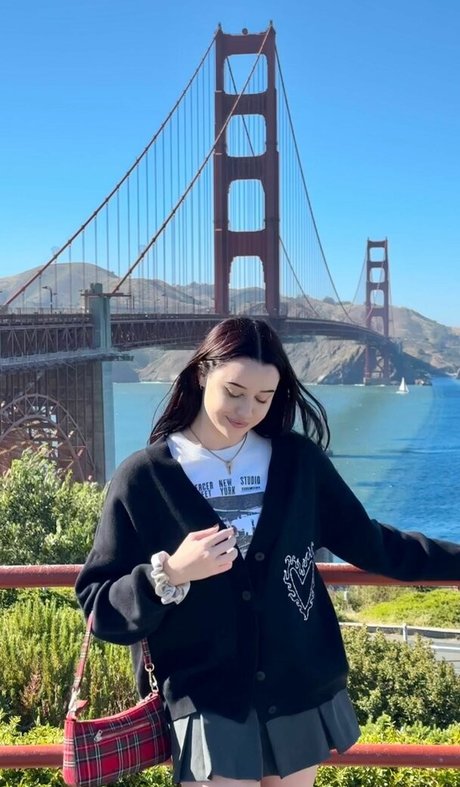 LivBev hot actress pics