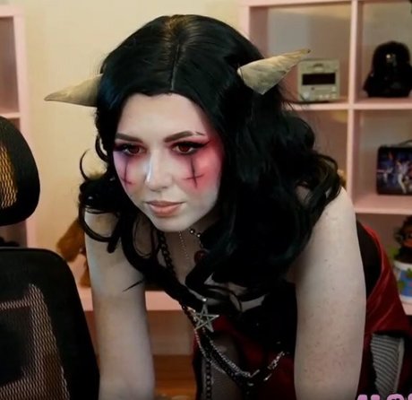 NotSaige exclusive star photos