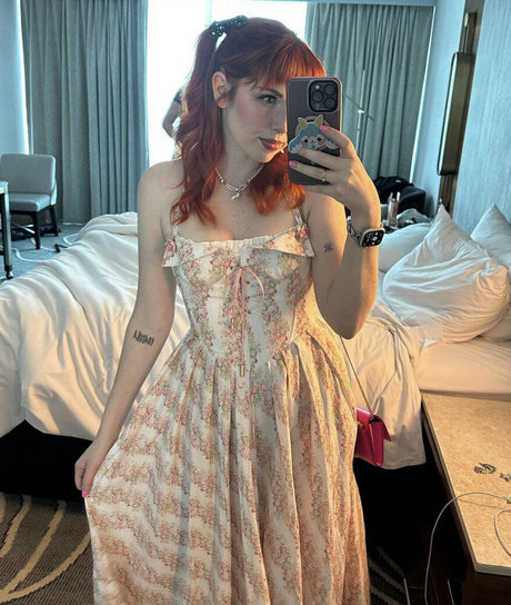 NotSaige adult actress pic