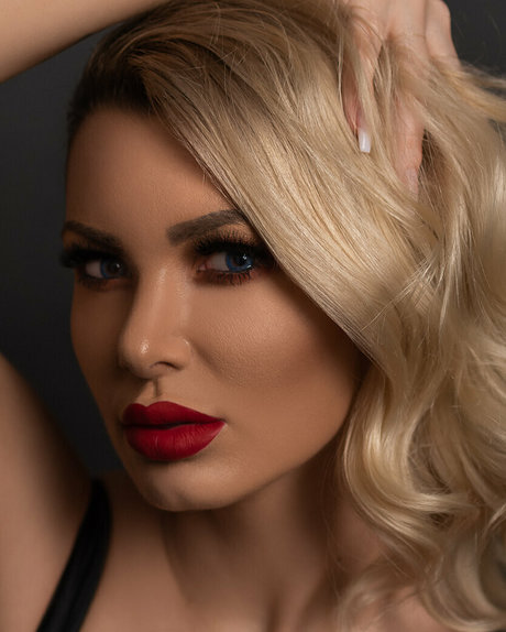 Andrea Kuoni pornstar nice gallery