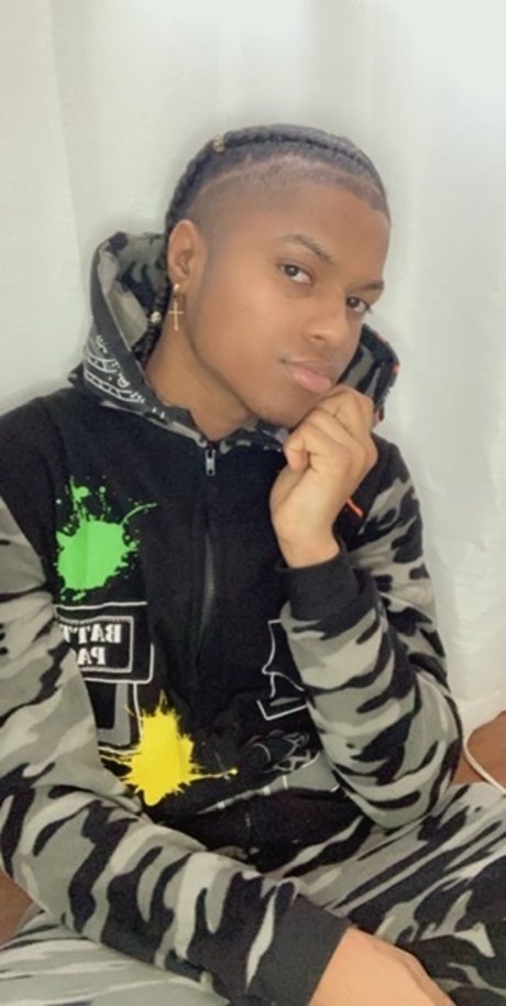 OfficialMikey242 pornstar exclusive images