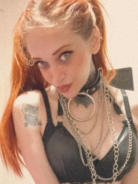 Siniestra pretty model images