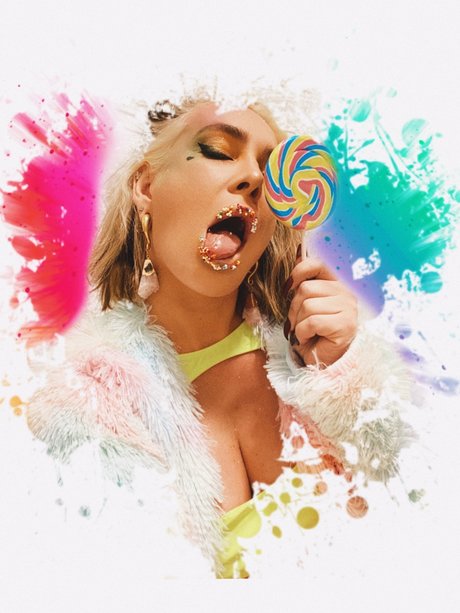 Olya Meow star pretty images