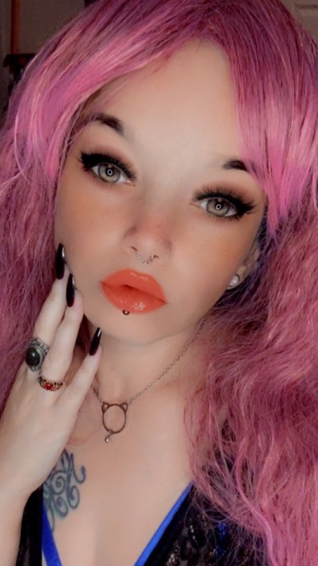 Ivy Opal exclusive star photos