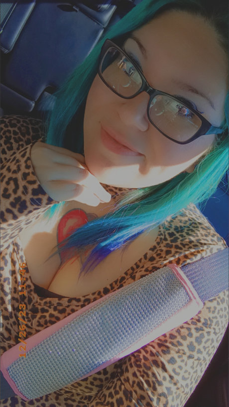 Skye Gonzalez star adult images