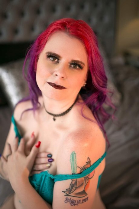 PH03N1X B3AUTY free model picture