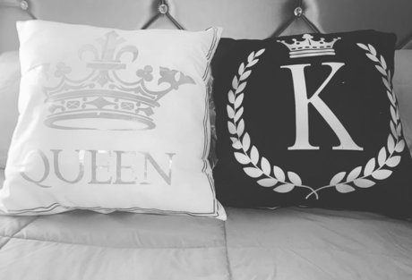 QUEEN KAJUNKATT art model galleries