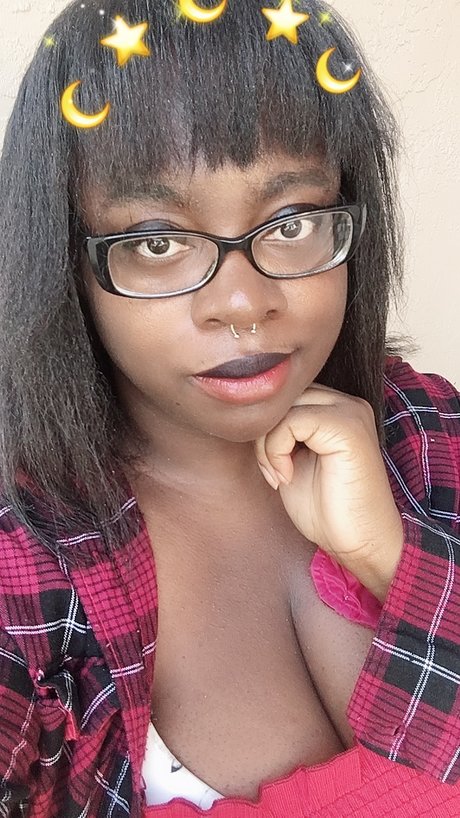 Queenashii beautiful model pictures