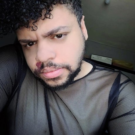 Renan Lawd star sexy photos