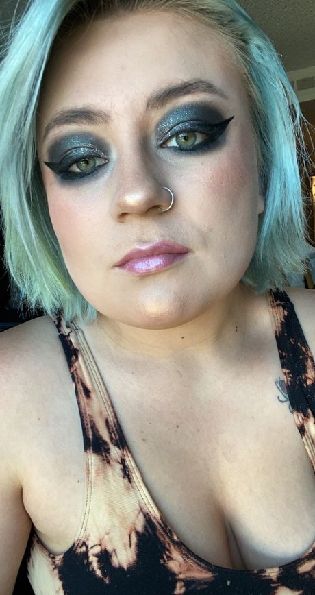 Red Willow pornstar art archive