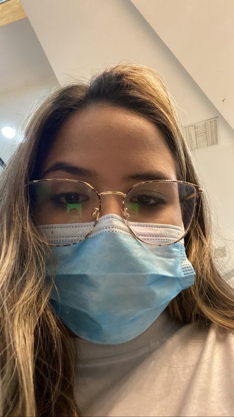 Valentina Sanchez sexy star img