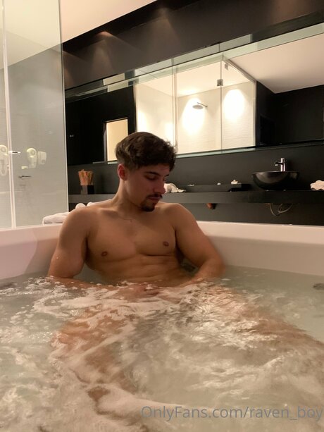 _R VEN_ pretty model images