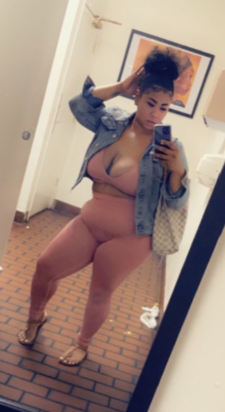 Mariah Lee pornographic star photo