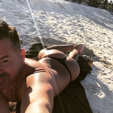 De La Cruz nude pornstar img