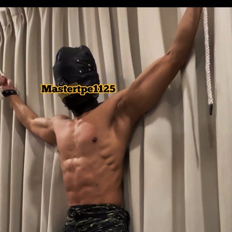 OMaster pornstar naked picture