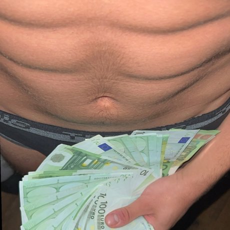 Master Ca h Maker model naked photos