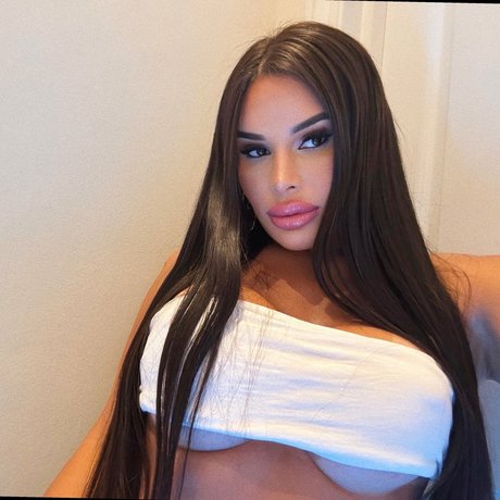 TS MEGAN nudes model images