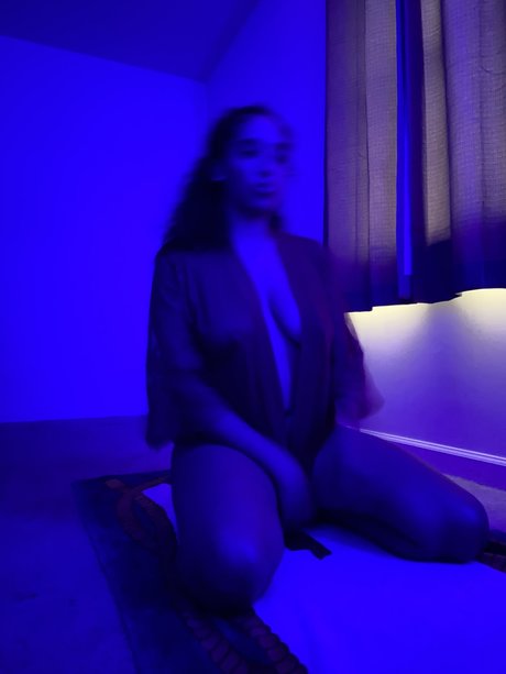 Medusa WEsT hot model img