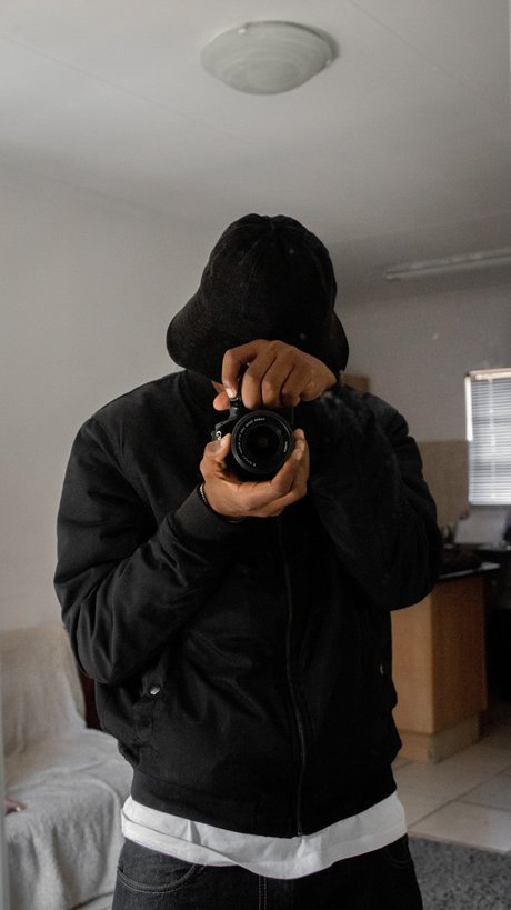 BANKS GALORRE exclusive actress image