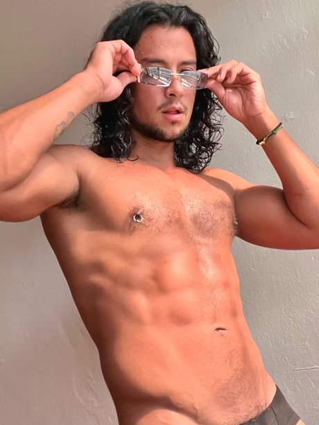 GIO naked model galleries