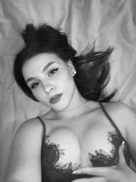 Sunny girl profile pic