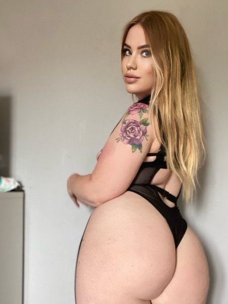 Melissa Jayne model art img