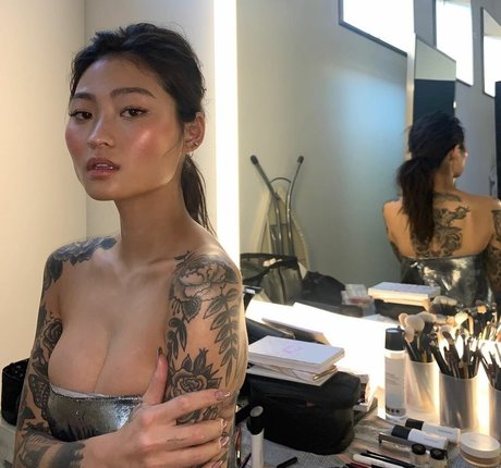 Mae Col high quality actress picture