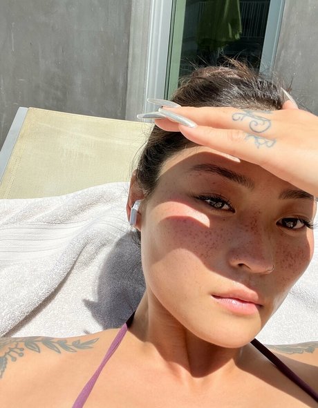 Mae Col pornstar naked galleries