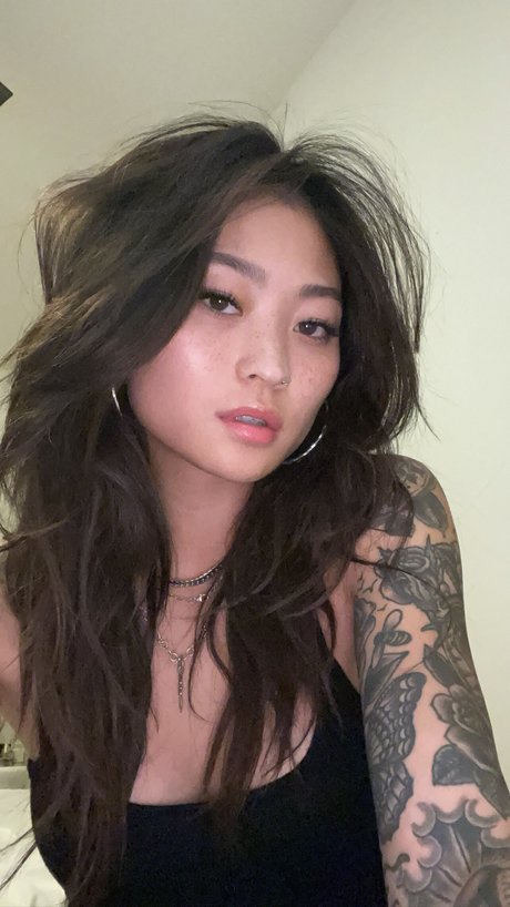 Mae Col perfect actress images