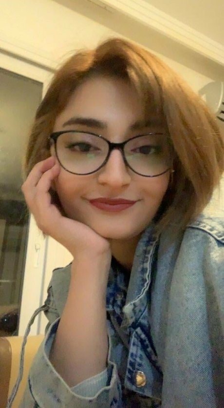 Celine Cinnamon star art gallery