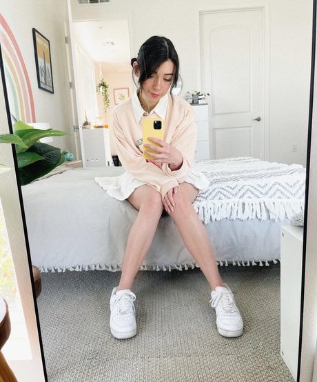 shelbygraces hot actress images