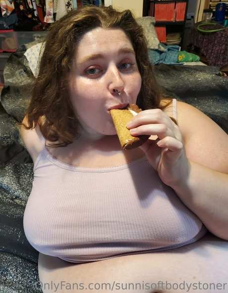 sunnisoftbodystoner nudes model picture