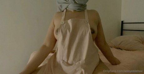 adoyeblehoe erotic pornstar pic