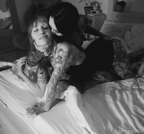 Mrs Nice pornstar art gallery