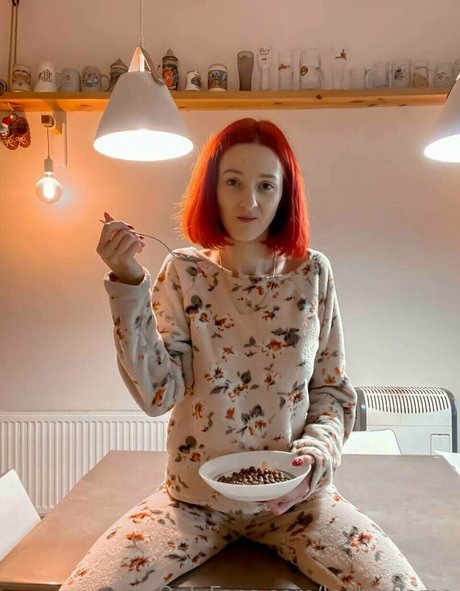 leelooflame model best img