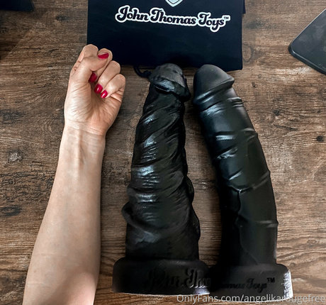 angelikarougefree nude model photos