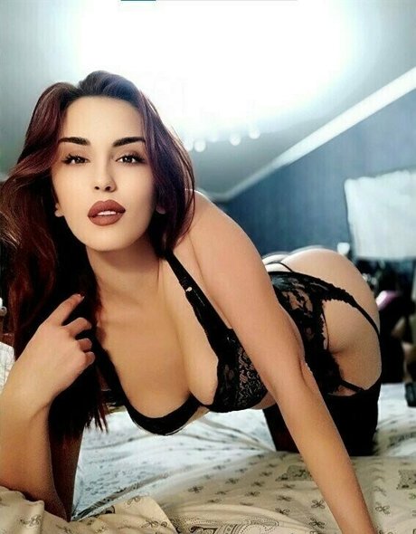 arielqween model img