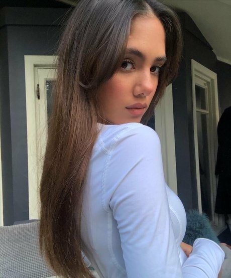 Saoirse Alicia Behzadi pornstar top photos