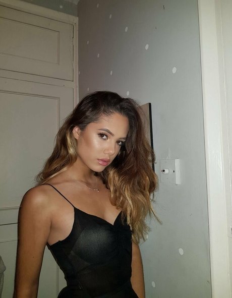 Saoirse Alicia Behzadi star top galleries