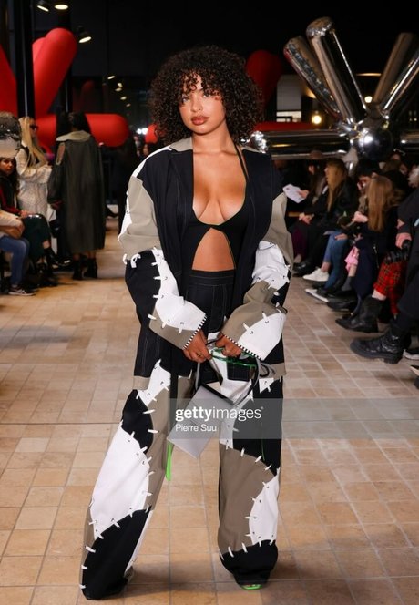 Paola Locatelli star sexy pics