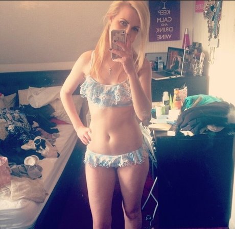 Rose And Rosie adult actress img