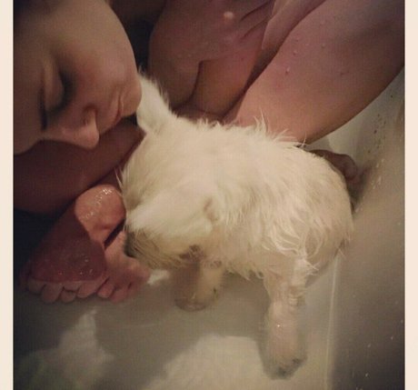 Rose And Rosie pornstar exclusive pic